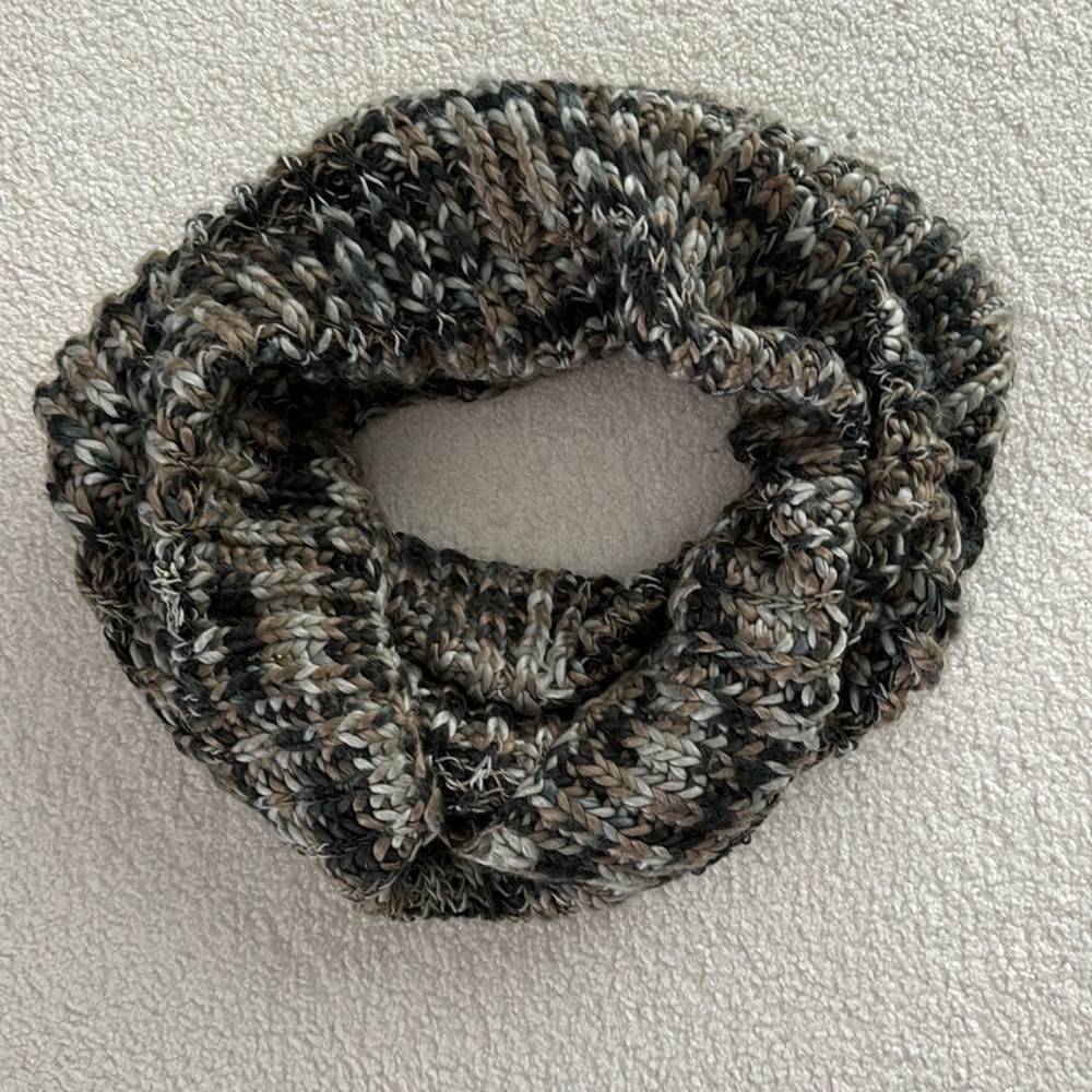 Urban Outfitters BDG Infinity Knitted Scarf